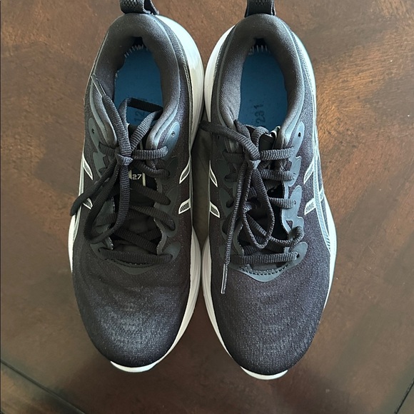 ASICS cumulus 27  Black and White Athletic Sneakers 7.5 - Picture 9 of 12